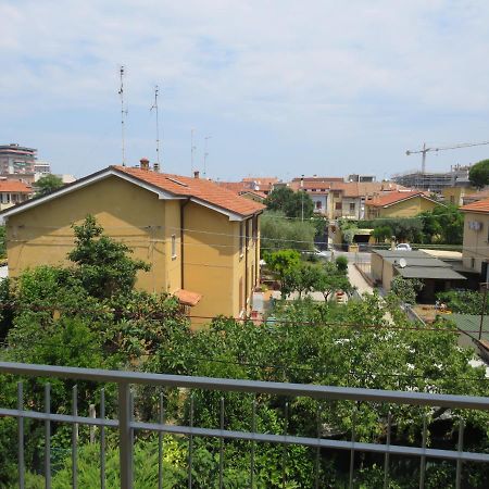 La Baia Di Lori Apartment Pesaro Exterior photo